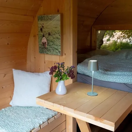 Und Schlaffass 8 Personen Bauernhof Schafe Familien *