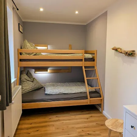 Und Schlaffass 8 Personen Bauernhof Schafe Familien Nyaraló *